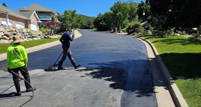 Asphalt Experts - Asphalt Sealcoating